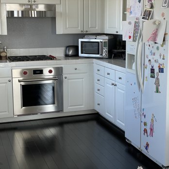 Sol's Maids - This photo is of our kitchen after a regular cleaning :) - Home Cleaning Near Me