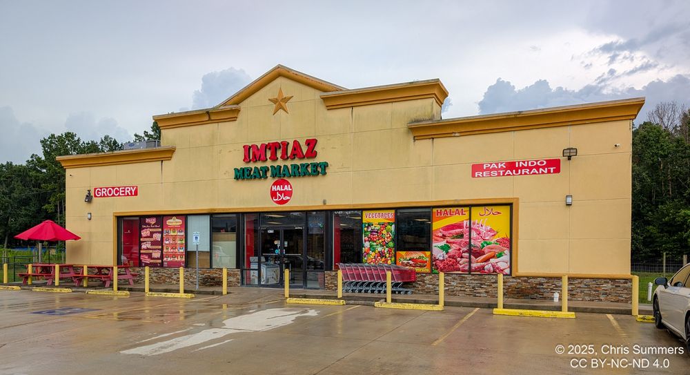 Imtiaz World Food Market & Halal Farm Logo