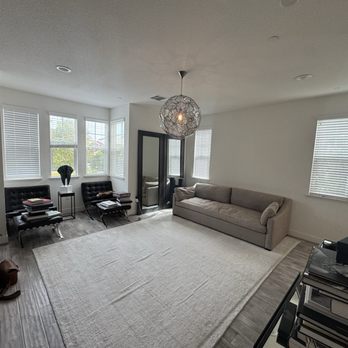 Honey Bees Home Cleaning - Living room - Home Cleaning Near Me Honey Bees Home Cleaning - Living room - Home Cleaning Near Me