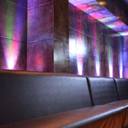 Cali Red Lounge
