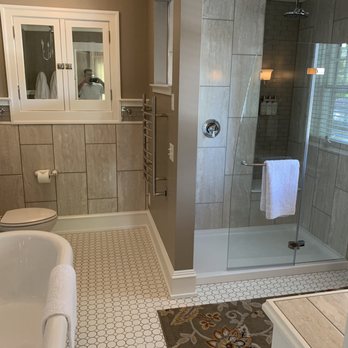 BrickInn - Brick Inn "Sparrow" room, the largest suite available - July 2020 - Bed & Breakfast Near Me - Mount Morris, New York