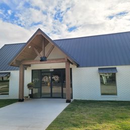 Exterior photo of Bayou Oaks Veterinary Clinic - Monroe, Louisiana Exterior photo of Bayou Oaks Veterinary Clinic - Monroe, Louisiana