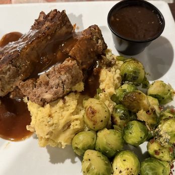Center Street Grille - Center Street Meatloaf - New American Near Me - Enola, Pennsylvania