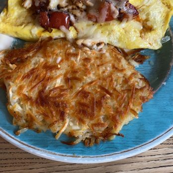 Blue Moon Too - Spicy Crab Omelette with Hash browns - Cafes Near Me - Baltimore, Maryland
