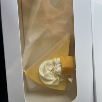 Mango Mango Dessert - Mango S9. Mango Mousse Cake / - Desserts Near Me - Newark, Delaware