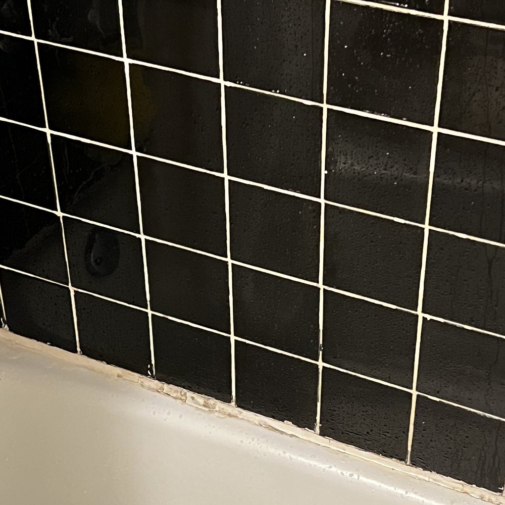 Dirty bathtub Dirty bathtub