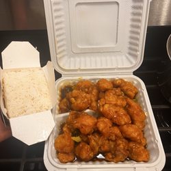 Koko Grill - General Tso's chicken.  It came with white rice.