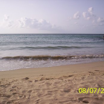 Isla Verde - View of Isla Verde Beach around 5pm - Beaches Near Me