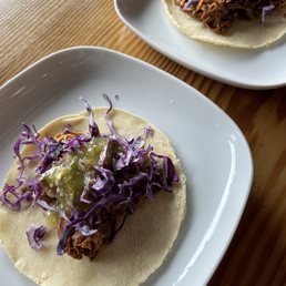 La Taquisa pollo tacos con mole La Taquisa pollo tacos con mole