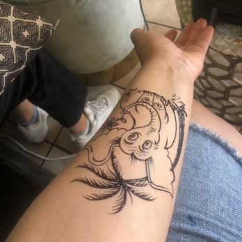 Henna Lounge - Nicole did an AMAZING job! Very friendly and so fast! Extremely talented artist! - Henna Artists Near Me - Kihei, Hawaii Henna Lounge - Nicole did an AMAZING job! Very friendly and so fast! Extremely talented artist! - Henna Artists Near Me - Kihei, Hawaii