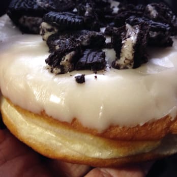 Beechwood Doughnuts - Cookies & Cream donut... Cream was inside too - Donuts Near Me - Saint Catharines, Ontario