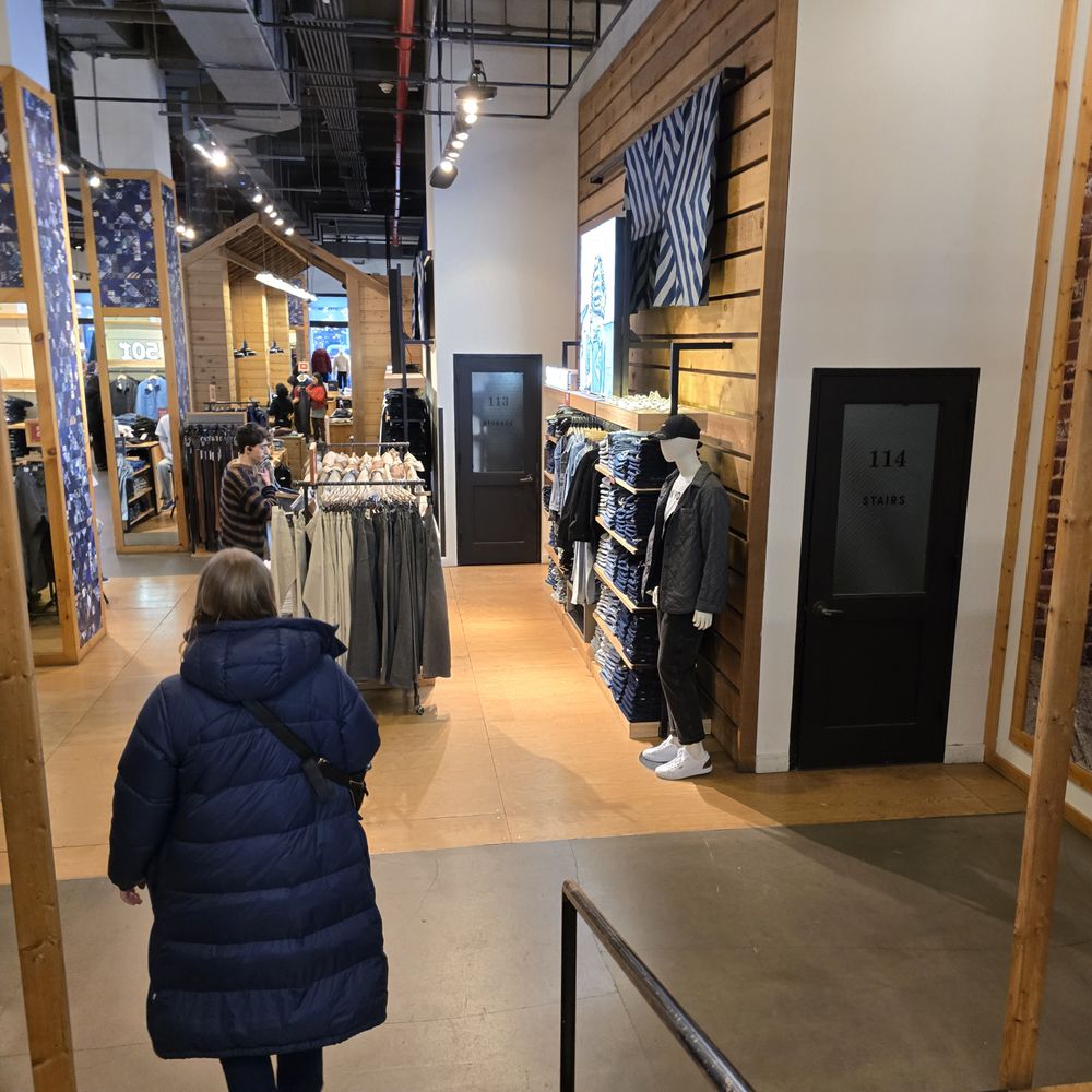 Levi’s Store - Inside - Men's Clothing Near Me - New York, New York Levi’s Store - Inside - Men's Clothing Near Me - New York, New York