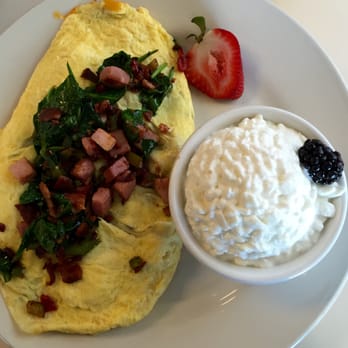 Katrina's Cafe - ham, bacon, peppers, spinach, cheese omelet - Breakfast & Brunch Near Me - Auburn, California