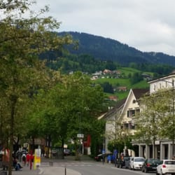 harrys home hotels - Die Strasse wo das Hotel ist