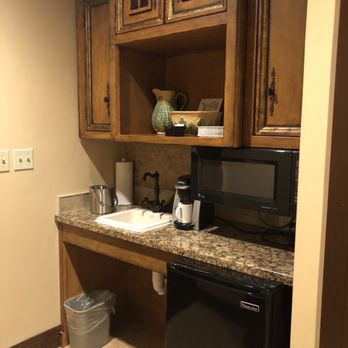 Hotel Granduca - Kitchenette in my room. Keurig will 6 coffees and tea too. Real cabinets as well. - Hotels Near Me - Houston, Texas Hotel Granduca - Kitchenette in my room. Keurig will 6 coffees and tea too. Real cabinets as well. - Hotels Near Me - Houston, Texas