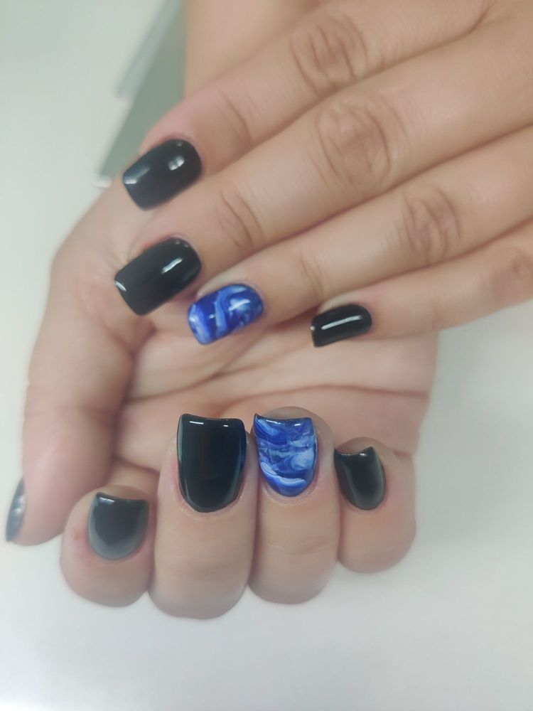 Nails by Stormi Logo