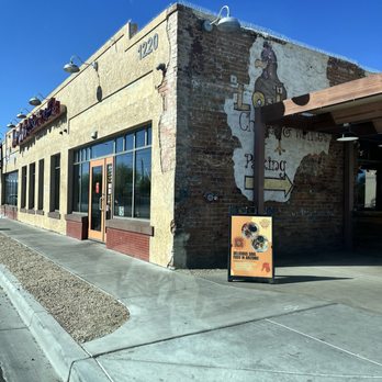 Lo-Lo's Chicken & Waffles - Outside facade - Southern Near Me - Phoenix, Arizona