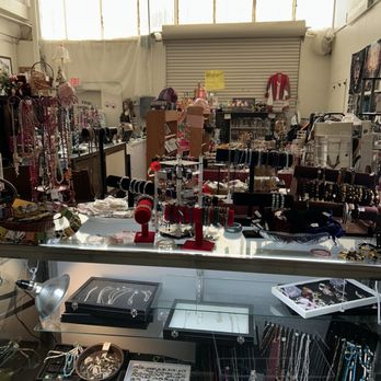 Bert’s Vintage Treasures - Flea Markets Near Me - Price, Utah Bert’s Vintage Treasures - Flea Markets Near Me - Price, Utah