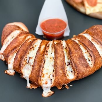 Pizzolis Pizzeria - Pizza Near Me - Washington, DC, District of Columbia