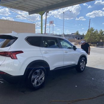 Valle Verde Hand Car Wash - Finishing up my car - Car Wash Near Me - Henderson, Nevada Valle Verde Hand Car Wash - Finishing up my car - Car Wash Near Me - Henderson, Nevada