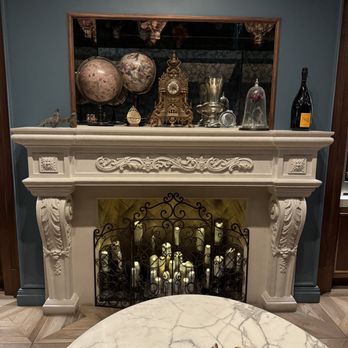 Enchanted Rose - Lounges Near Me - Lake Buena Vista, Florida