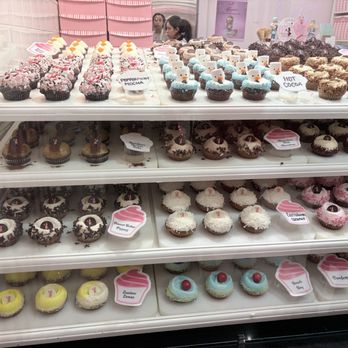 Casey's Cupcakes - Cupcakes Near Me - Riverside, California Casey's Cupcakes - Cupcakes Near Me - Riverside, California
