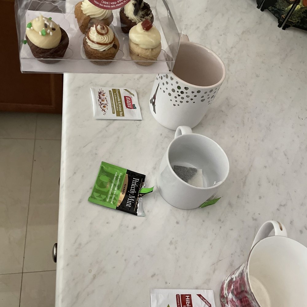 Lilly's Munchies - Perfect for tea time - Desserts Near Me - Miami, Florida Lilly's Munchies - Perfect for tea time - Desserts Near Me - Miami, Florida