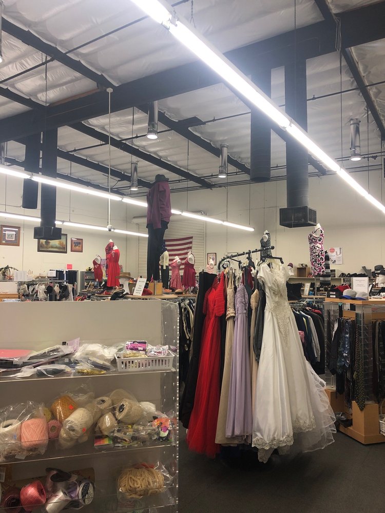 HELENDALE THRIFT STORE Updated September 2024 26540 Vista Rd