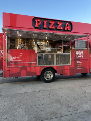 Angelenos' Wood Fired Pizza Catering by null