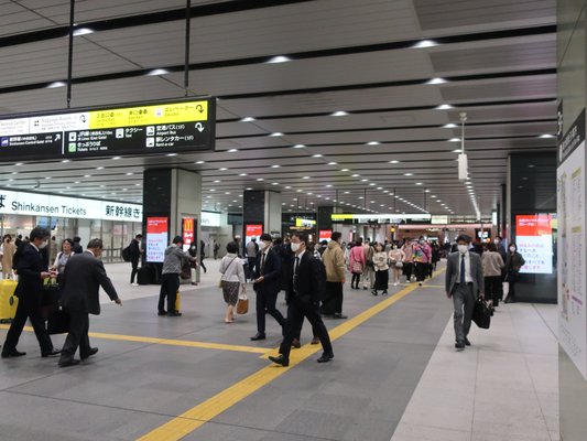 Shin-Osaka Station by null