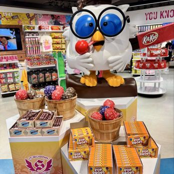 IT'SUGAR - Candy Stores Near Me - Honolulu, Hawaii
