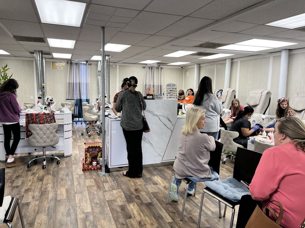 5 Sisters Nails & Spa Image