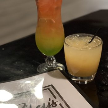 Riley's - two cocktails on a table - American Near Me - Rincon, Georgia