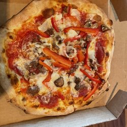 Smokin' Oak Wood-Fired Pizza and Taproom - This is my pie So Good