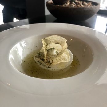 Cozinha Roccia - Mille feuilles of yam & yam purée in seafood broth - Brazilian Near Me - João Pessoa, PB