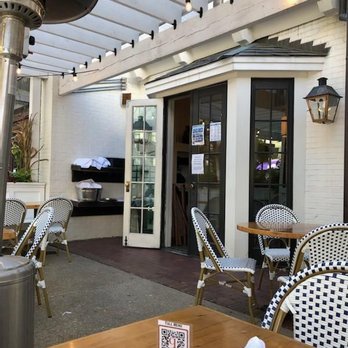Chicago q - Patio seating - Barbeque Near Me - Chicago, Illinois