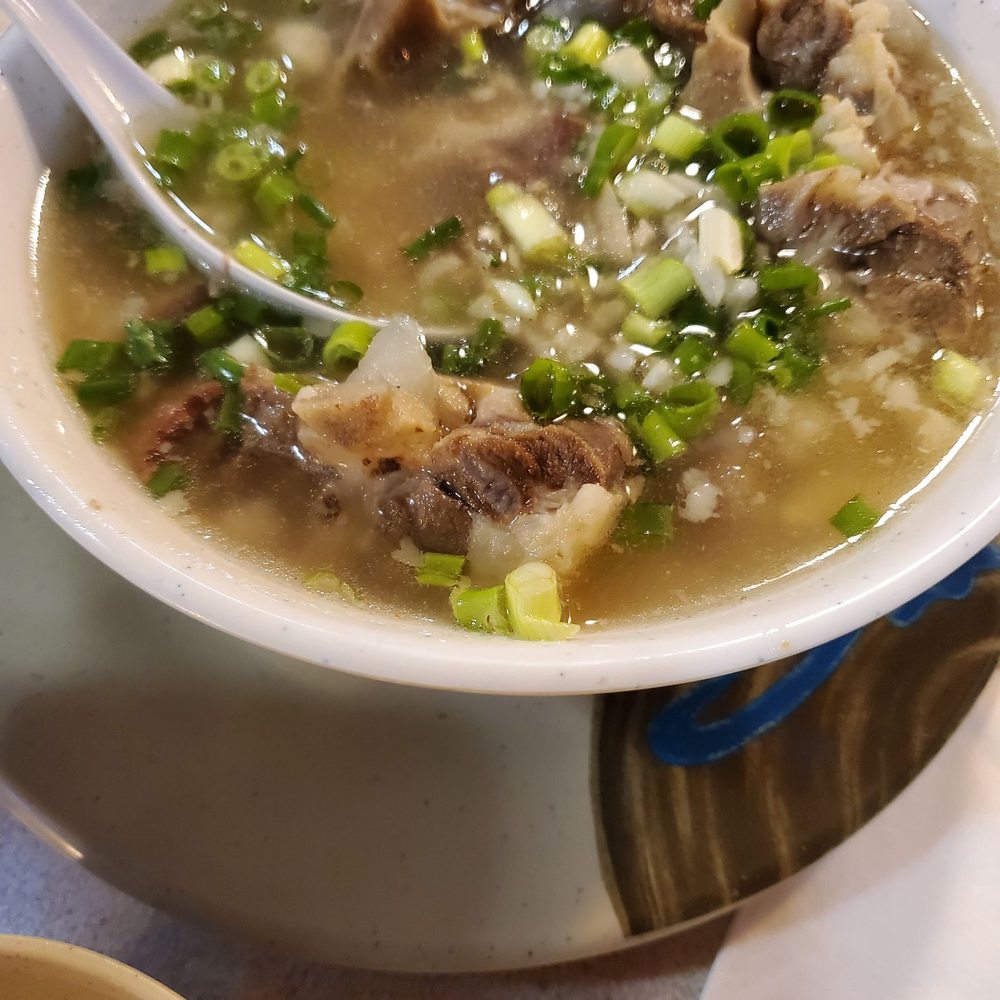 Kam Bowl - Oxtail soup, oxtail parsley and green onions nothing else. - Diners Near Me - Honolulu, Hawaii Kam Bowl - Oxtail soup, oxtail parsley and green onions nothing else. - Diners Near Me - Honolulu, Hawaii
