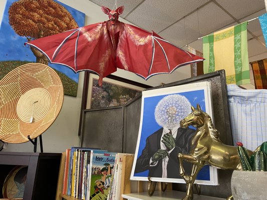 Jujubee's. Consignment, Antiques & Gifts