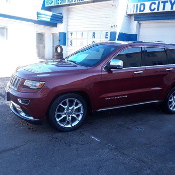 Mid City Hand Car Wash - The side tgey forgot to put armoral Steaks od dried soap. - Auto Detailing Near Me - Stickney, Illinois Mid City Hand Car Wash - The side tgey forgot to put armoral Steaks od dried soap. - Auto Detailing Near Me - Stickney, Illinois