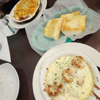 Petrella's Italian Cafe - Crab and shrimp Manicotti Pasta Rustica - Italian Near Me - Pensacola, Florida Petrella's Italian Cafe - Crab and shrimp Manicotti Pasta Rustica - Italian Near Me - Pensacola, Florida
