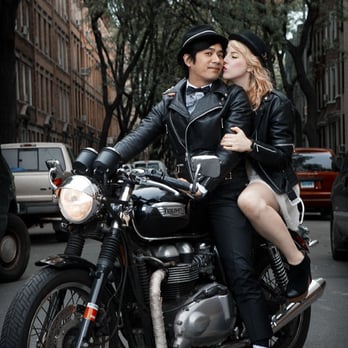 Shooting Stars Pro - Jenna and Andy's engagement shoot portrait - Session Photography Near Me - Brooklyn, New York Shooting Stars Pro - Jenna and Andy's engagement shoot portrait - Session Photography Near Me - Brooklyn, New York