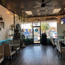 T4 Madison-Auburn - Inside, decorated for Christmas! 12.7.22