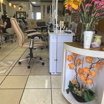 Classic Nails - Inside of the establishment - Nail Salons Near Me - Lincoln, California