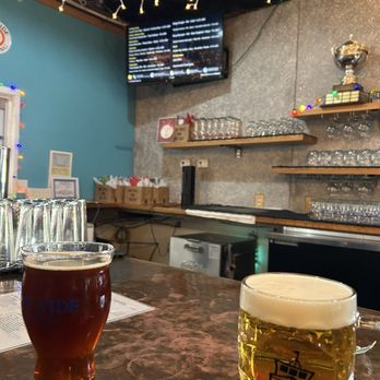 Low Tide Brewing - Red ale and a Kolsch - Breweries Near Me - Johns Island, South Carolina
