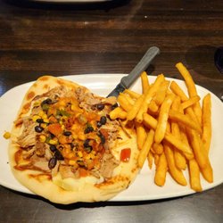 Bandero County Wood Grill & Saloon - Bbq pork Flatbread with fries