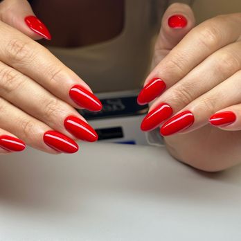 4Hands - Red nails classic - Nail Salons Near Me - Los Altos, California