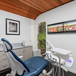 Thomas Blake - Welcome to Thomas Blake, DDS, where we blend advanced technology with the artistry
of dentistry to create beautiful, lasting ...