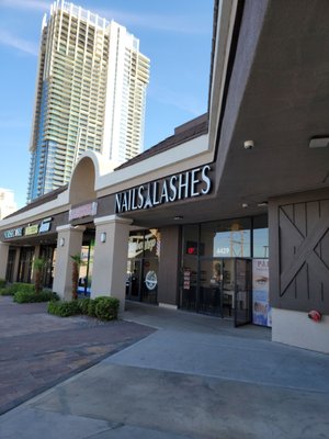 Paris Nails & Lashes