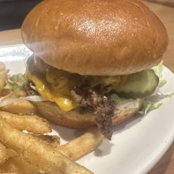 BJ's Restaurant & Brewhouse - All-American Smash Burger - Pizza Near Me - West Covina, California