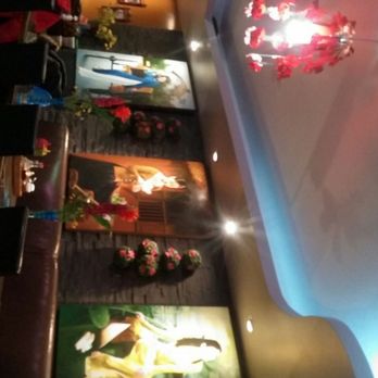 Pho Xua - Paintings were nice to look at lol - Thai Near Me - Toronto, Ontario